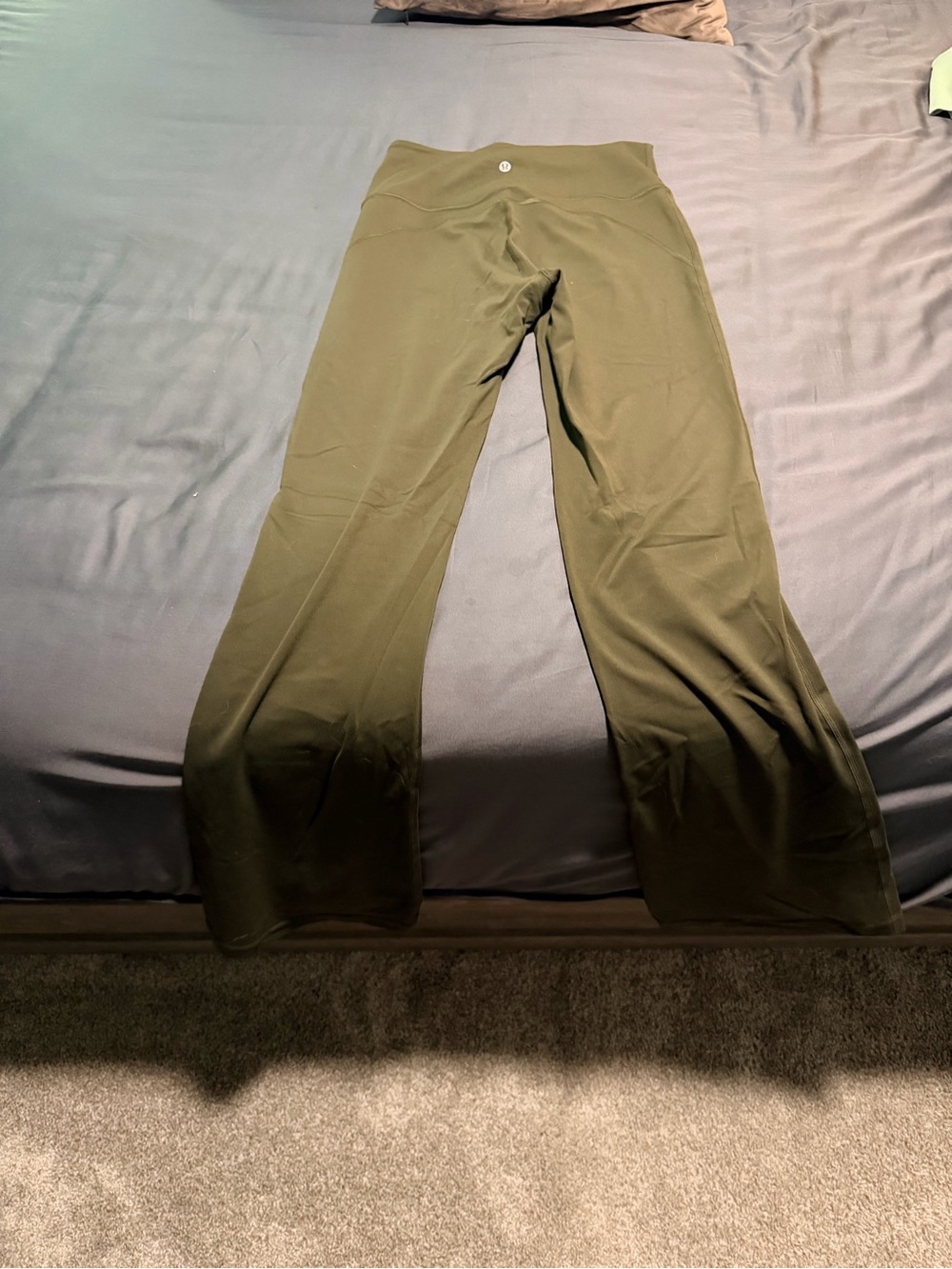 lululemon athletica Groove Flare High Rise (olive green)